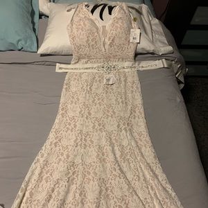 Wedding Dress w/Rhinestone Belt